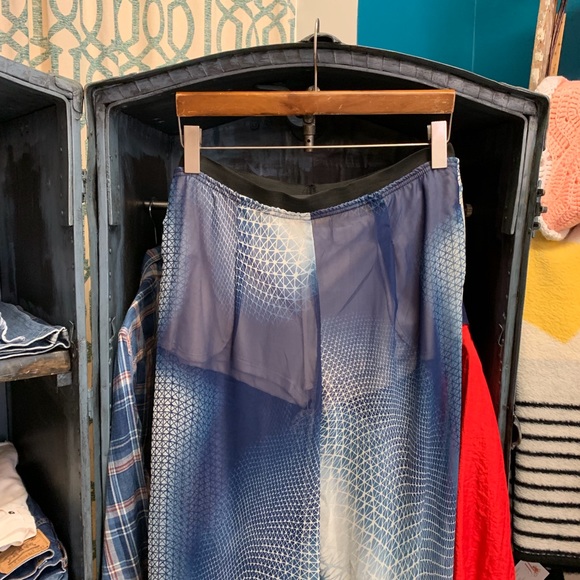 Blue Water Print Sheer Fancy Pants Size Large - Picture 4 of 8